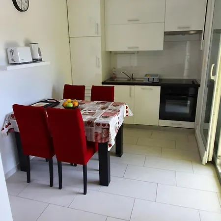 Apartmani Matko Nin Exterior photo