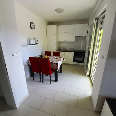 Apartmani Matko Nin Exterior photo