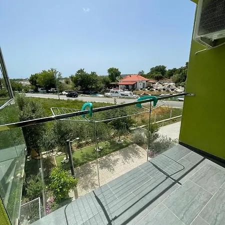 Apartmani Matko Nin Exterior photo